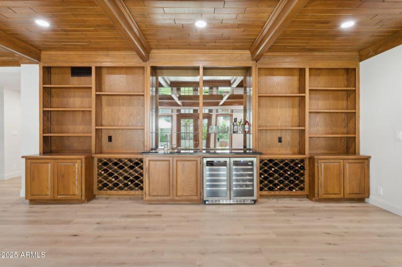 21-web-or-mls-230-w-morten-ave