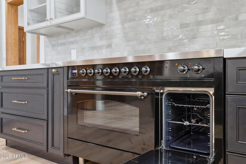 28-web-or-mls-230-w-morten-ave