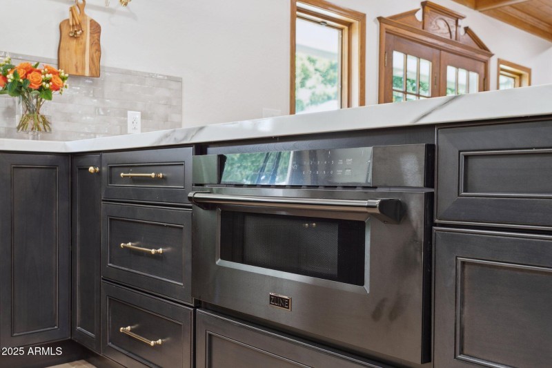 29-web-or-mls-230-w-morten-ave