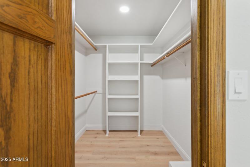 32-web-or-mls-230-w-morten-ave