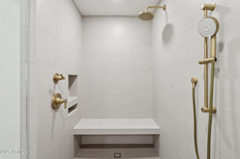 37-web-or-mls-230-w-morten-ave