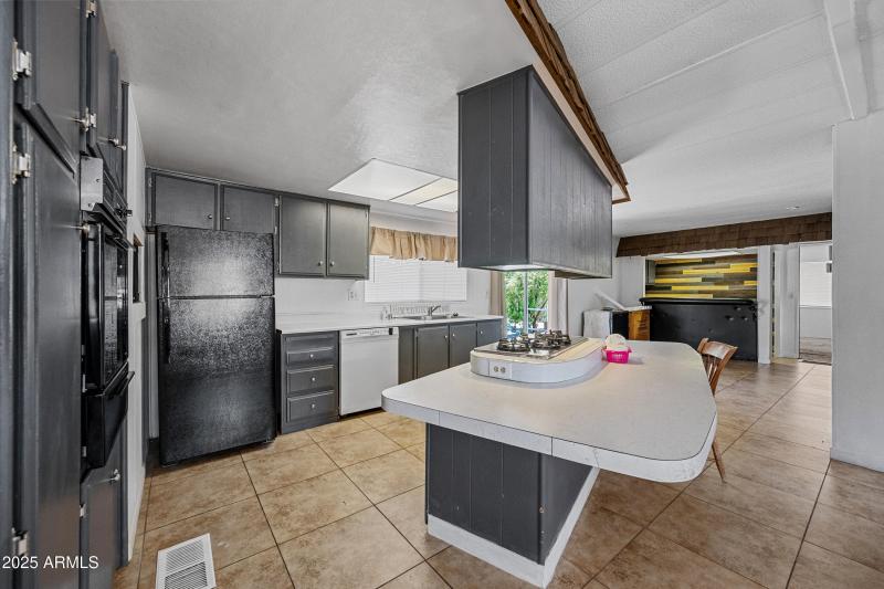 13-2650WUHD85-ocupix