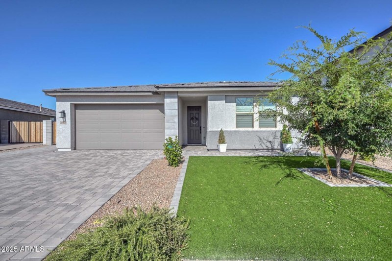 Sleek Modern Curb Appeal