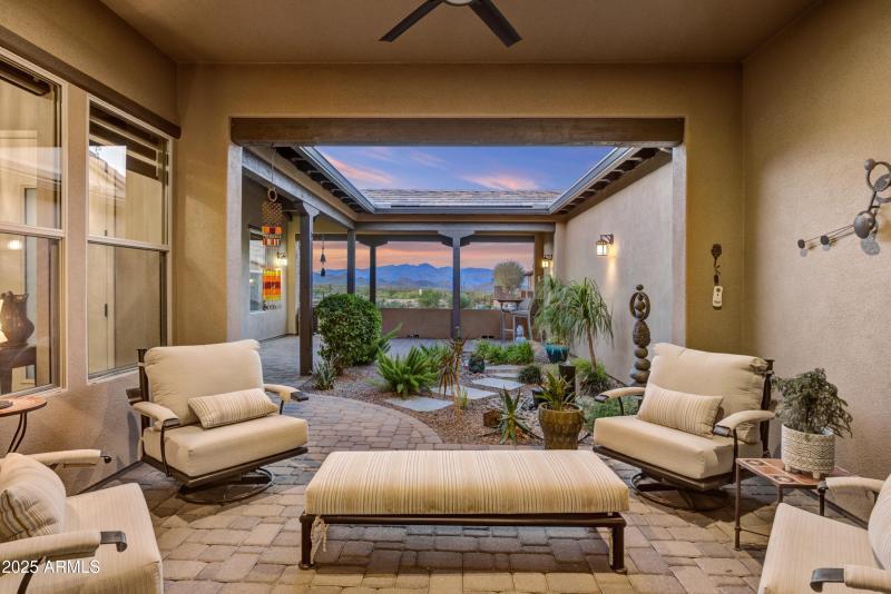 008_Front Courtyard View