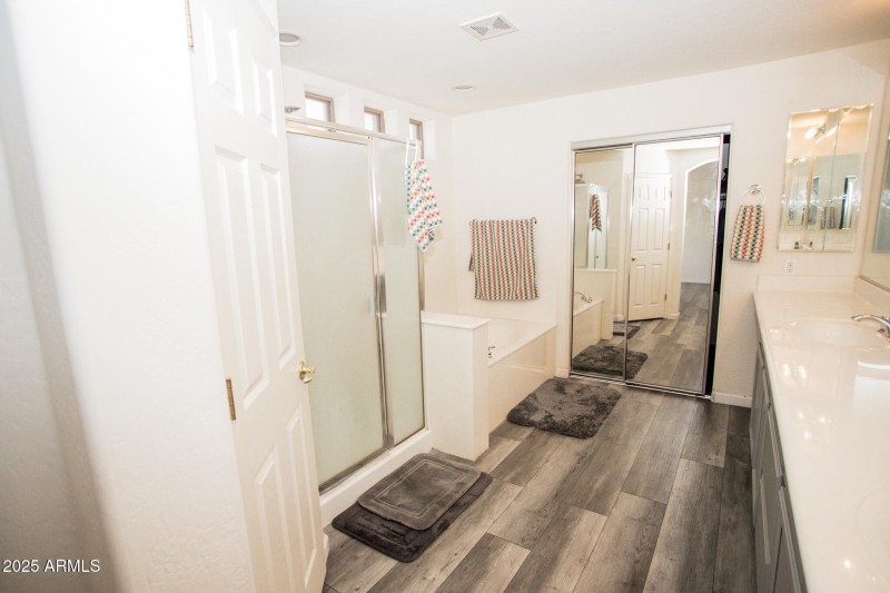 MasterBath-Upstairs-1