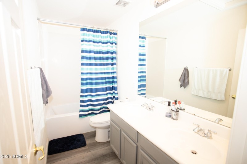 MasterBath-Upstairs-4