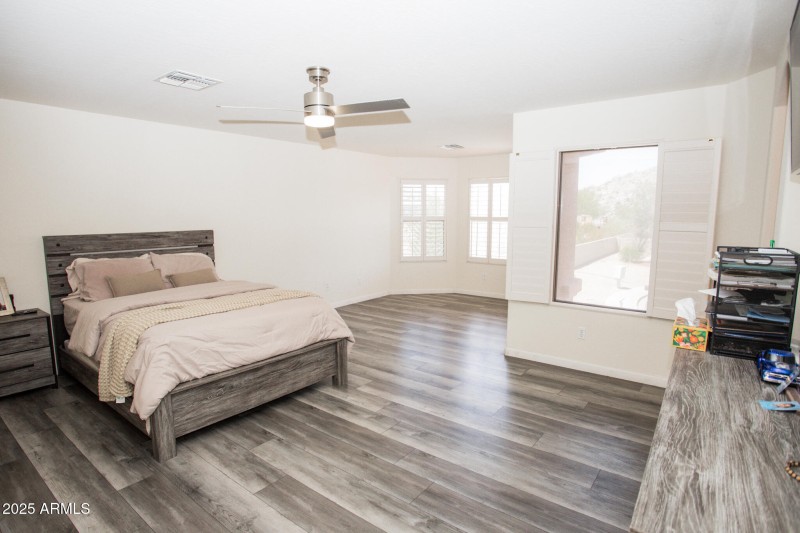 MasterBedRm-Upstairs-1