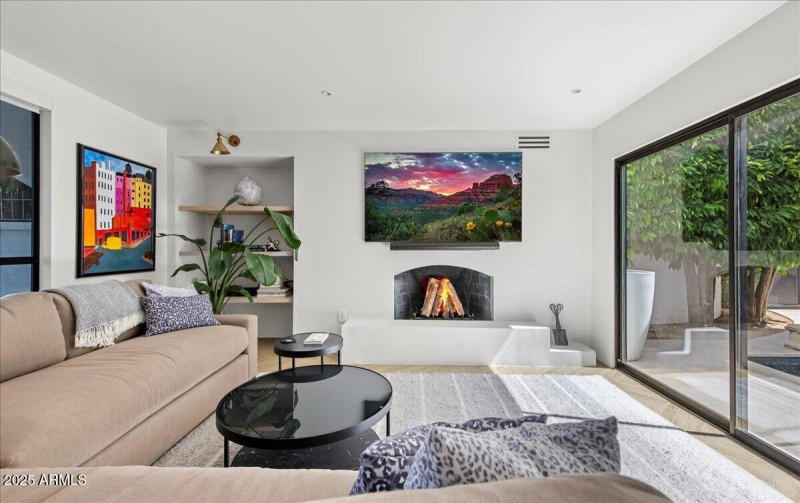 04-4843 N 72nd Way 02