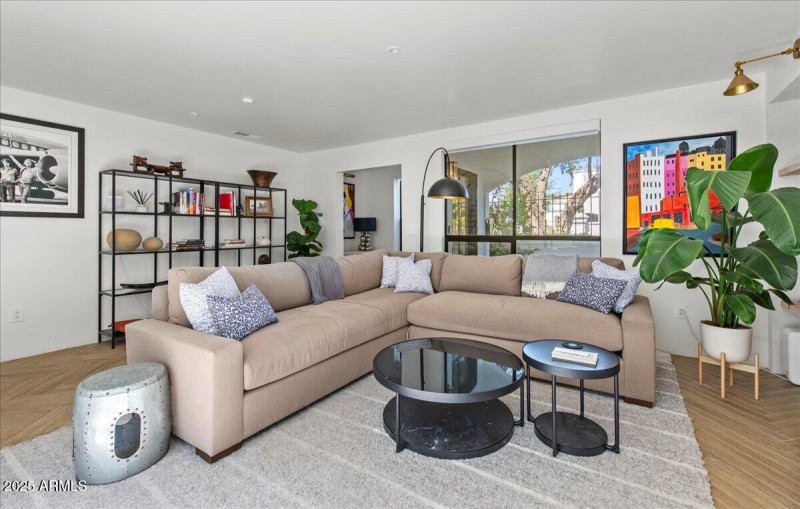 06-4843 N 72nd Way 04