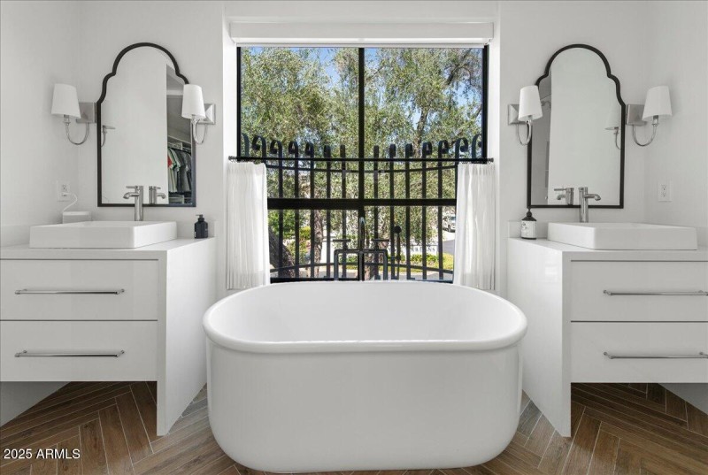 25-4843 N 72nd Way 23