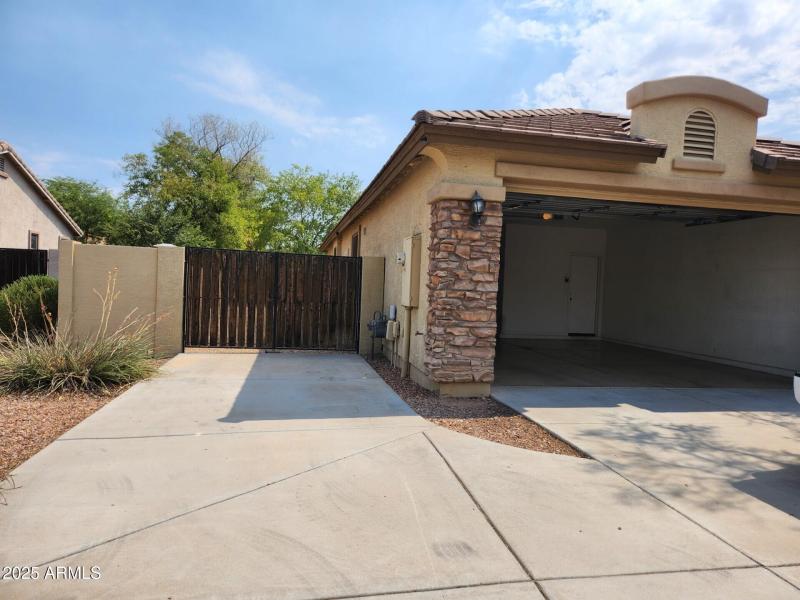 thumbnail_pic RV Gate