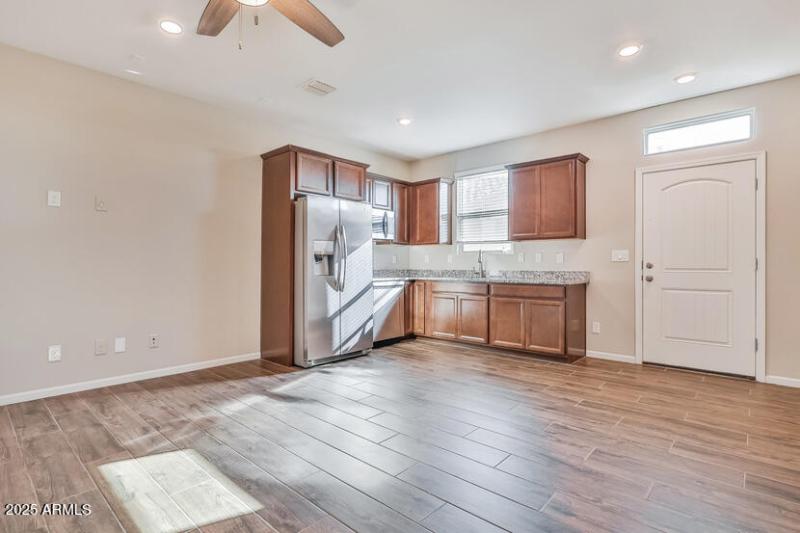 004-photo-kitchen-11880937