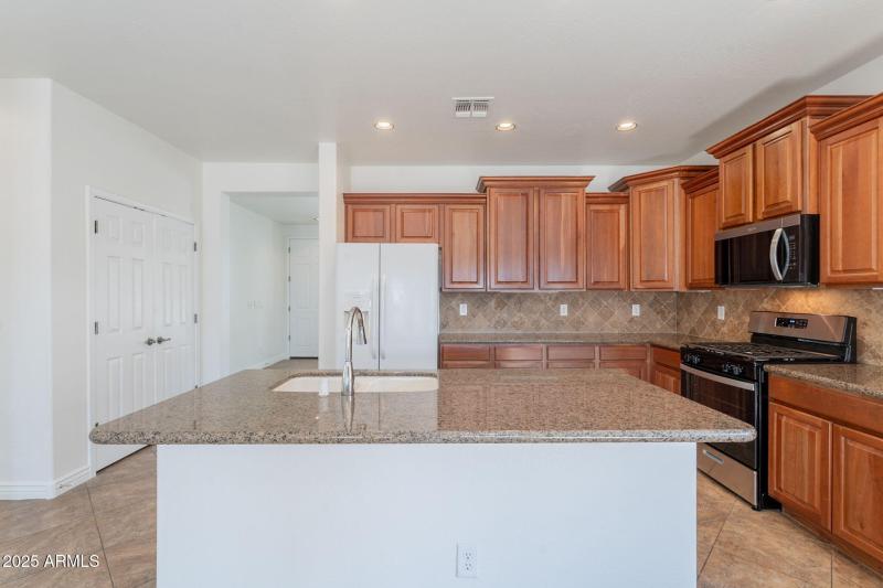 12-web-or-mls-Gleneagle-12