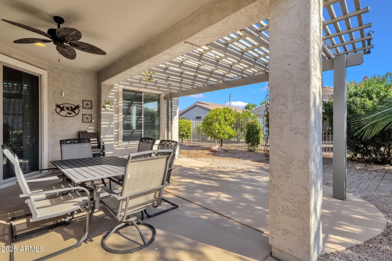 33-web-or-mls-4092-e-donato-dr