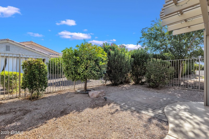 35-web-or-mls-4092-e-donato-dr