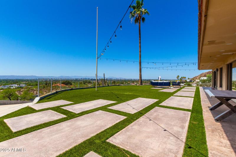 Artificial Turf with Views