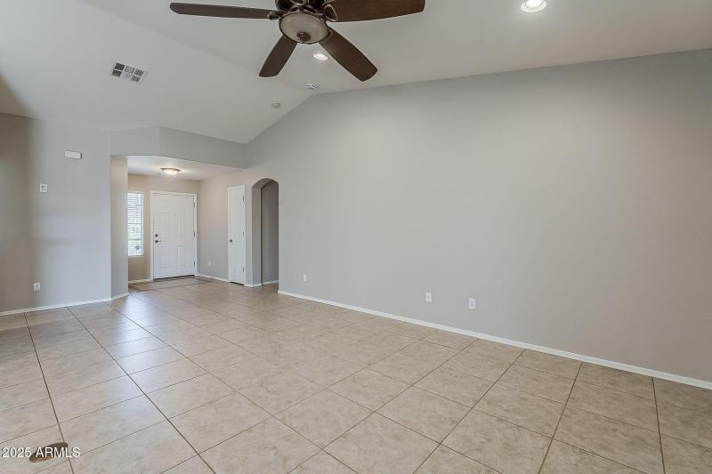 6-web-or-mls-Golden Ct-6