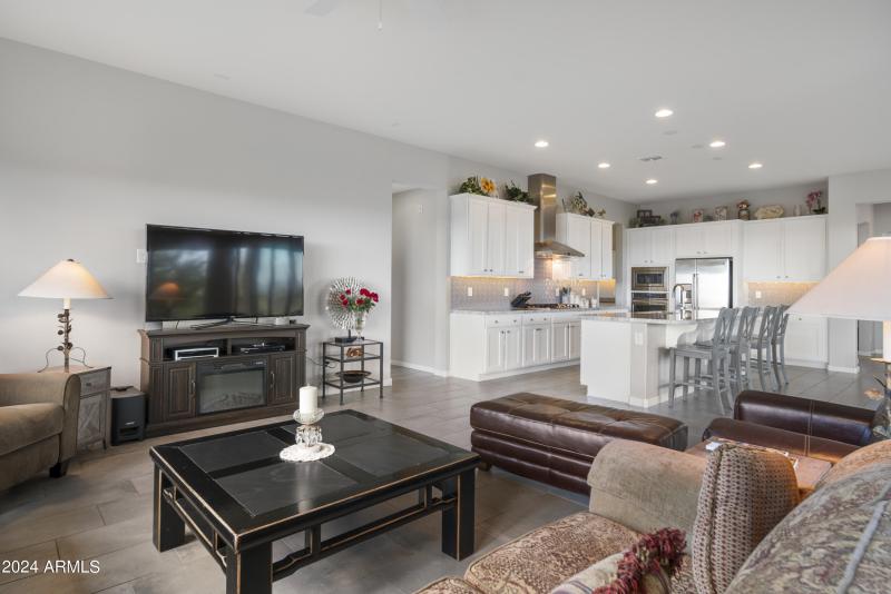 3686 Stampede Dr-00036