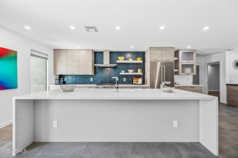 Large Kitchen Island Centerpiece