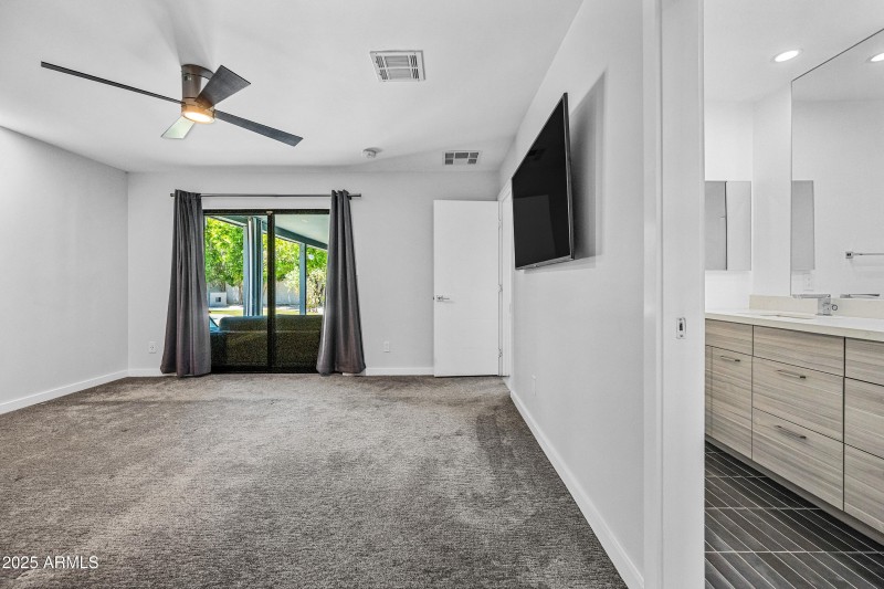 View Exiting Bathroom/Closet