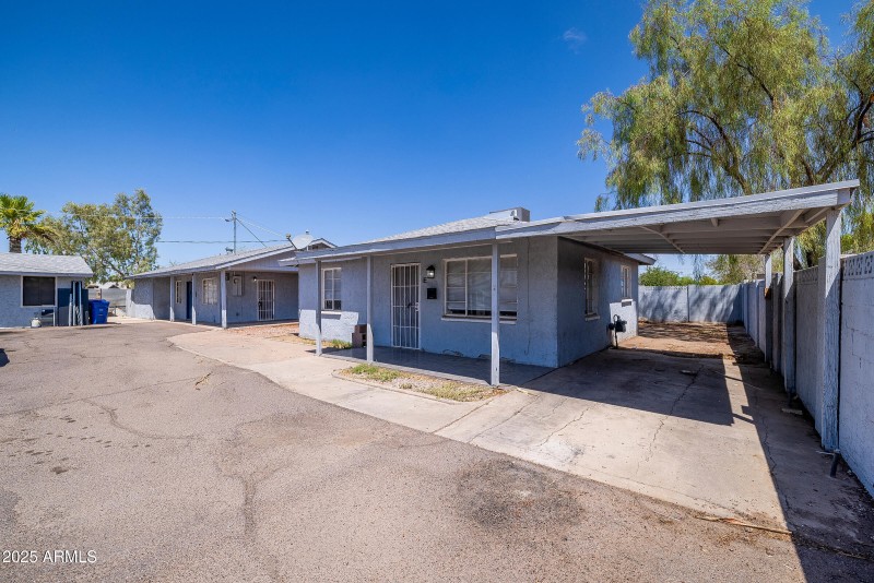 1442 E Polk St - Exterior 05