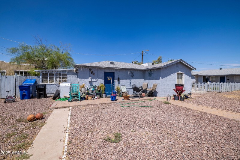 1442 E Polk St - Exterior 11