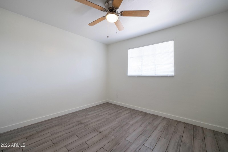 1442 E Polk St - Interior 04