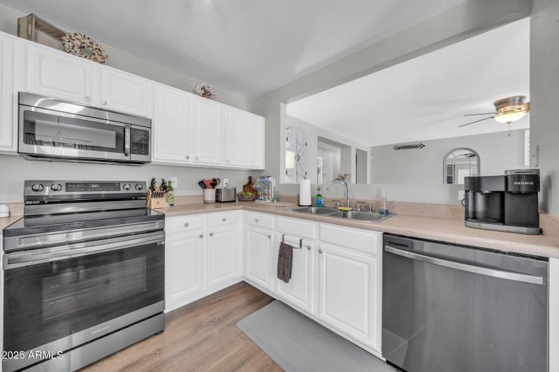 15781 W Watson Ln-14