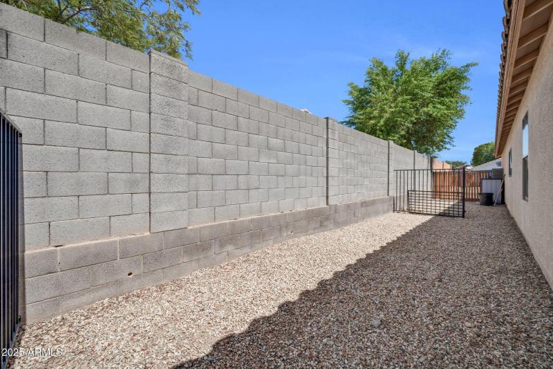 15781 W Watson Ln-31