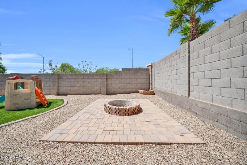 15781 W Watson Ln-39