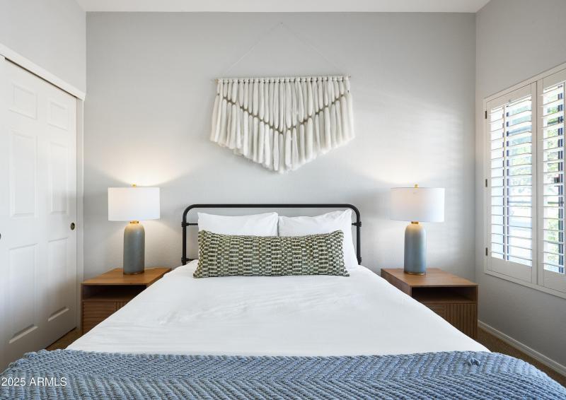 PropertyImageCo_5921ESandraTerrace_WEB-3