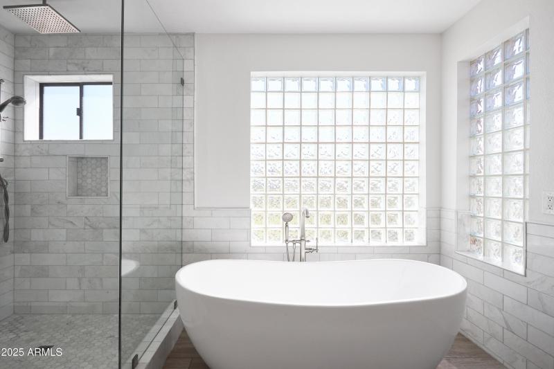 PropertyImageCo_5921ESandraTerrace_WEB-2