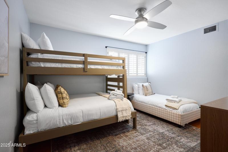 PropertyImageCo_5921ESandraTerrace_WEB-2