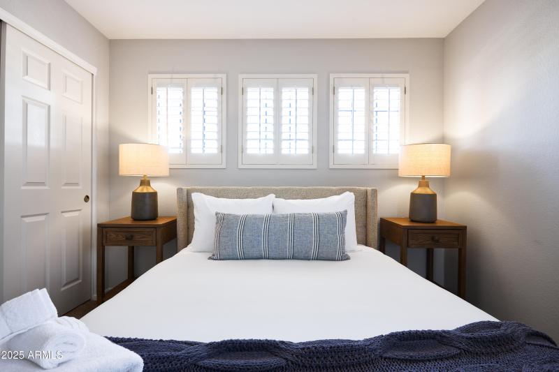 PropertyImageCo_5921ESandraTerrace_WEB-2