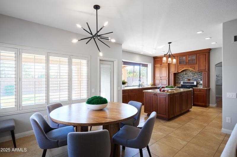 PropertyImageCo_5921ESandraTerrace_WEB-4