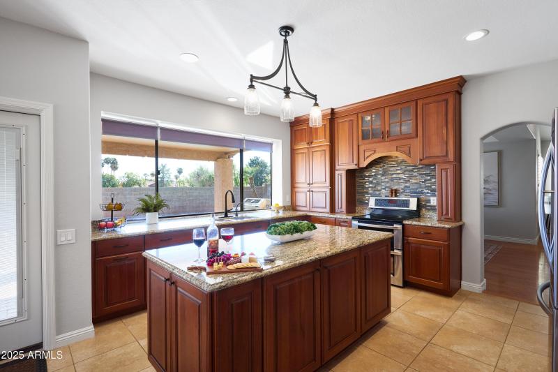 PropertyImageCo_5921ESandraTerrace_WEB-4