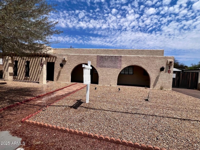 2 Suite Office Building for Sale