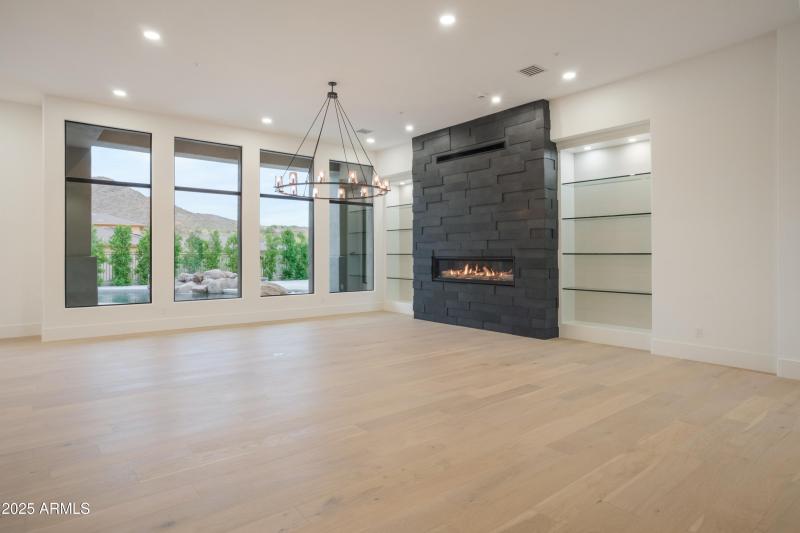 Great Room w/Gas Fireplace