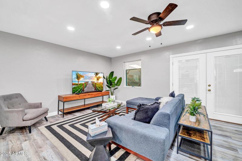 1214 W Highland Ave-11