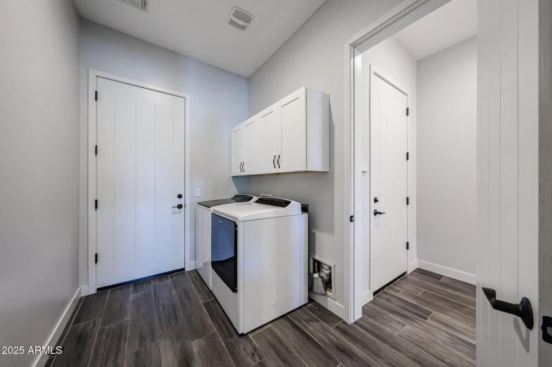 Laundry (shared with In law suite)