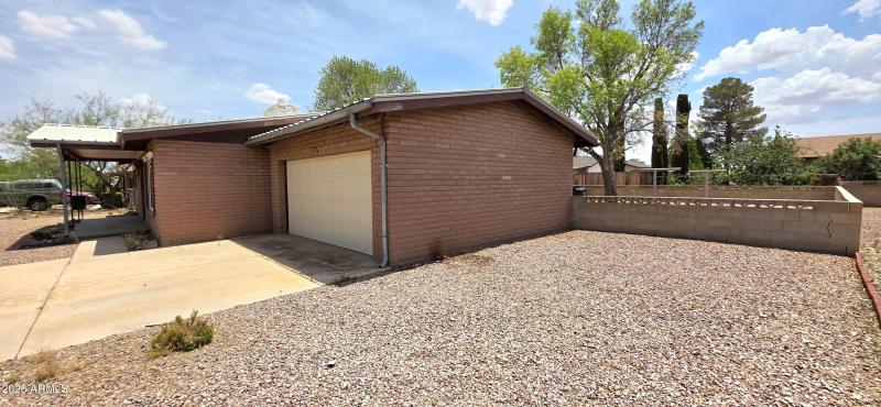 1004 East Mescal Drive