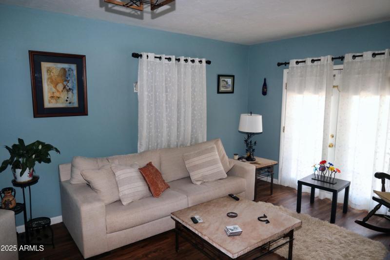 070-FAMILY ROOM-1