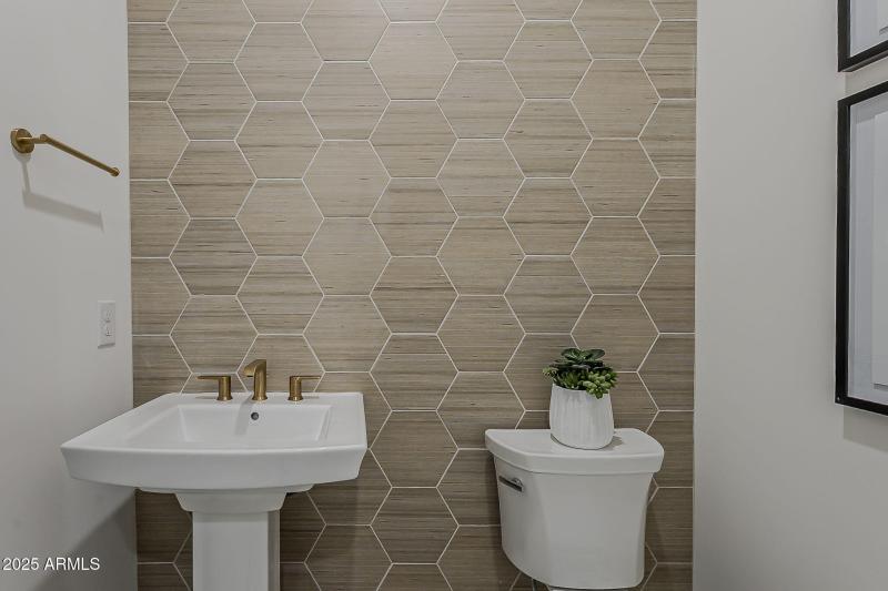 Lot 34 staged Powder Rm