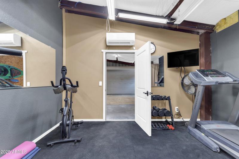 A/C office/ workout room in shop
