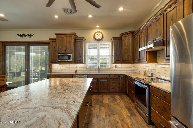 16-web-or-mls-photo(16) 828 N Gun Creek