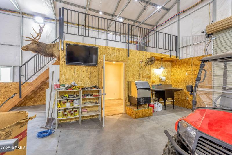 41-web-or-mls-photo(41) 828 N Gun Creek