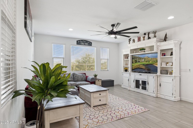 7-web-or-mls-12347-e-soloman-rd