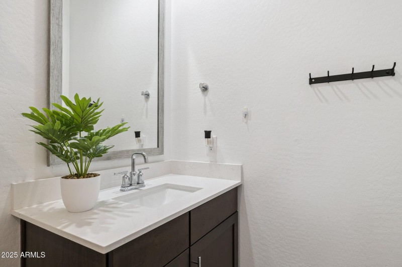 34-web-or-mls-12347-e-soloman-rd