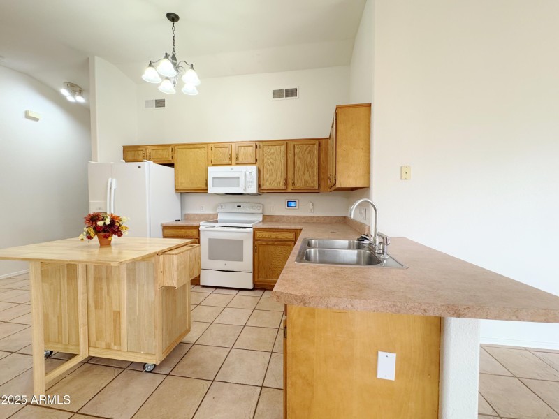Kitchen Island/breakfast bar