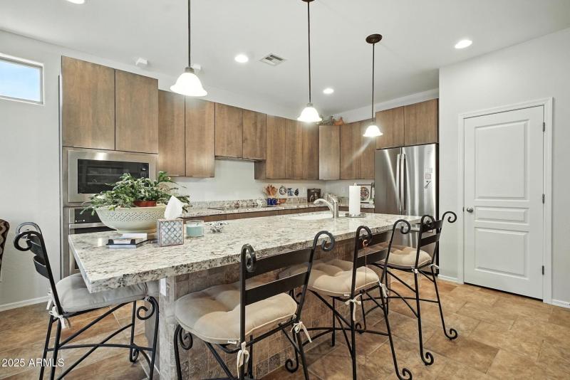 17-web-or-mls-_DSC2718 chris avery